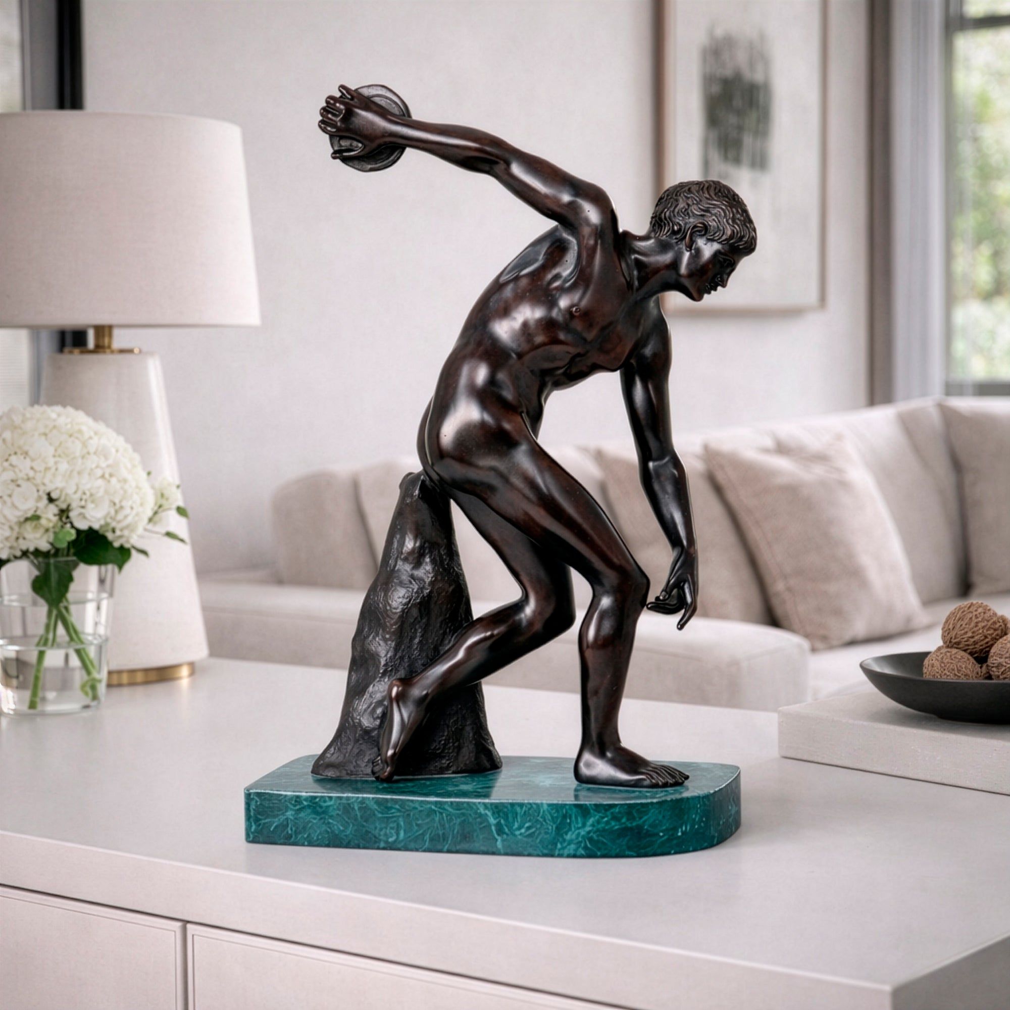 Statue de lanceur de disque en bronze avec base en marbre