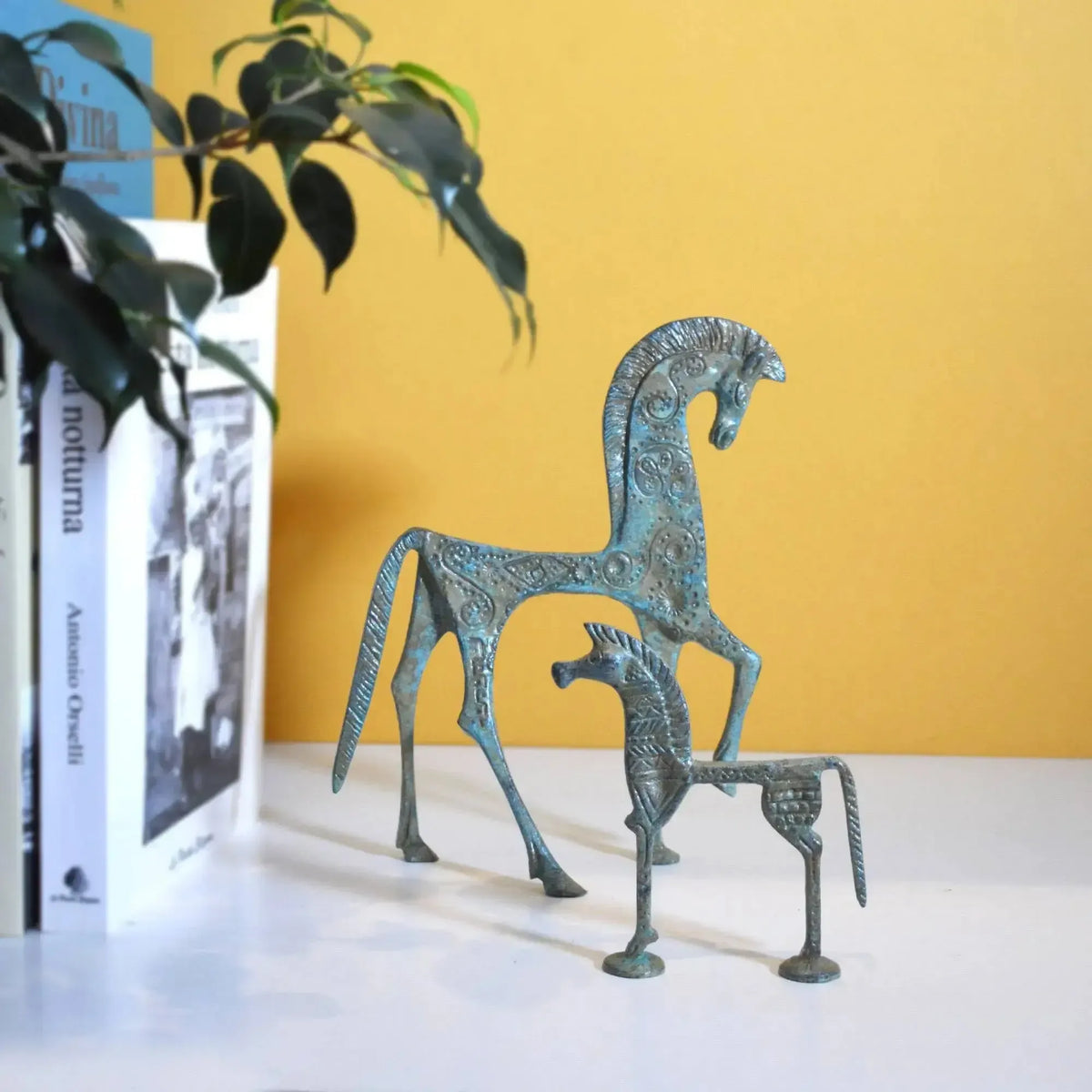 Petit cheval grec en bronze, statuette artistique