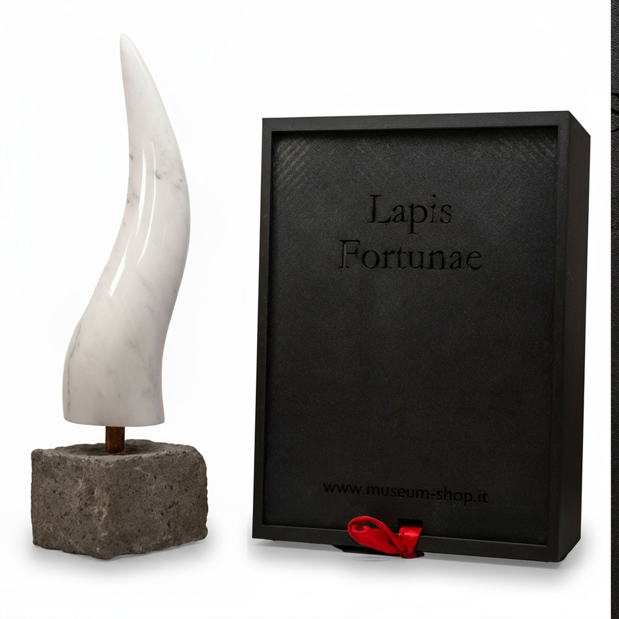 Corno Portafortuna Napoletano in Marmo di Carrara 40 cm con Base in Pietra Lavica, Tufo o Marmo – Amuleto di Design Made in Italy
