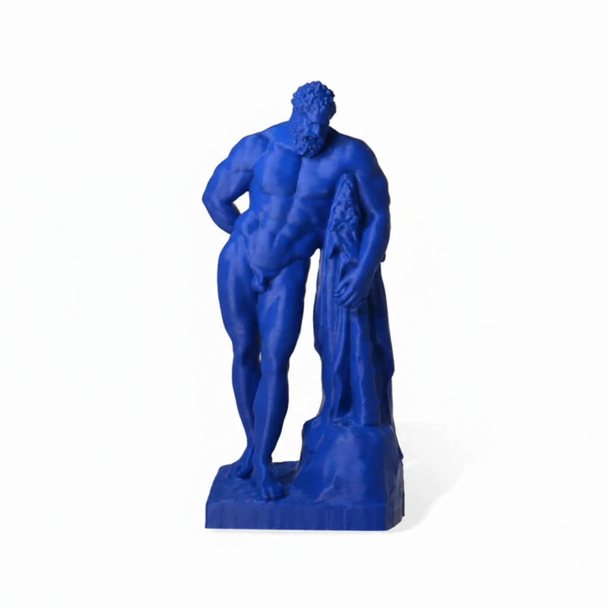Ercole Farnese stampato in 3D blu, vista frontale su fondo bianco.
