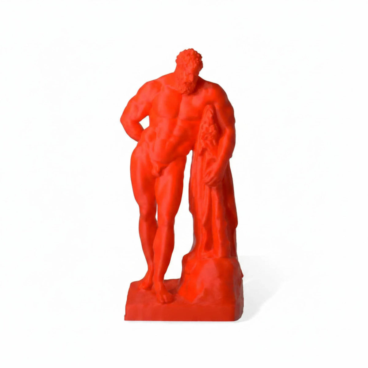 Ercole Farnese stampato in 3D rosso, vista frontale su fondo bianco.