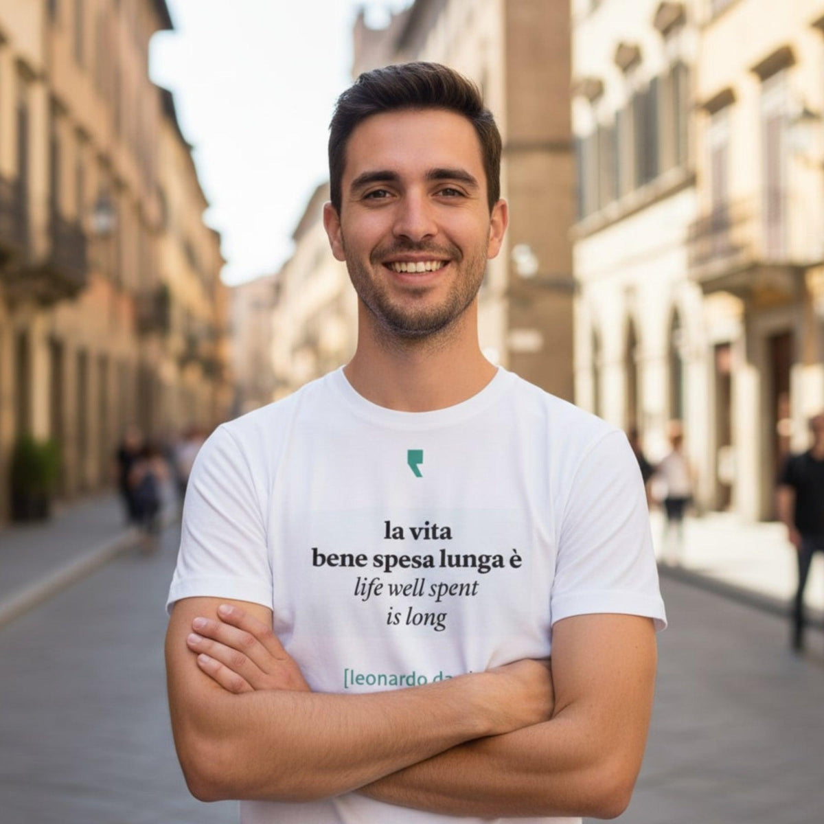 Camiseta minimalista inspirada en Leonardo da Vinci, con gráfico sencillo en estilo renacentista.