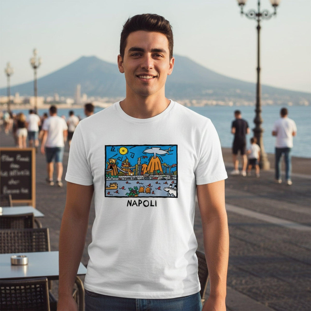 Camiseta de algodón con estampado inspirado en el arte de Alessandro Cocchia y los colores de Nápoles
