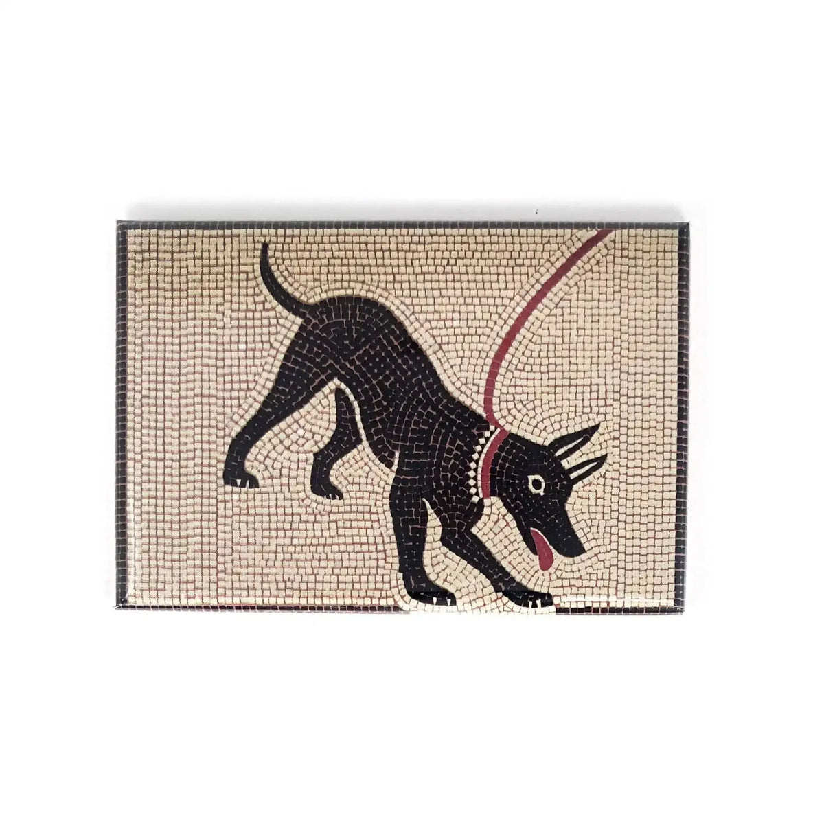 Magnete con mosaico di un cane nero legato a una catena rossa