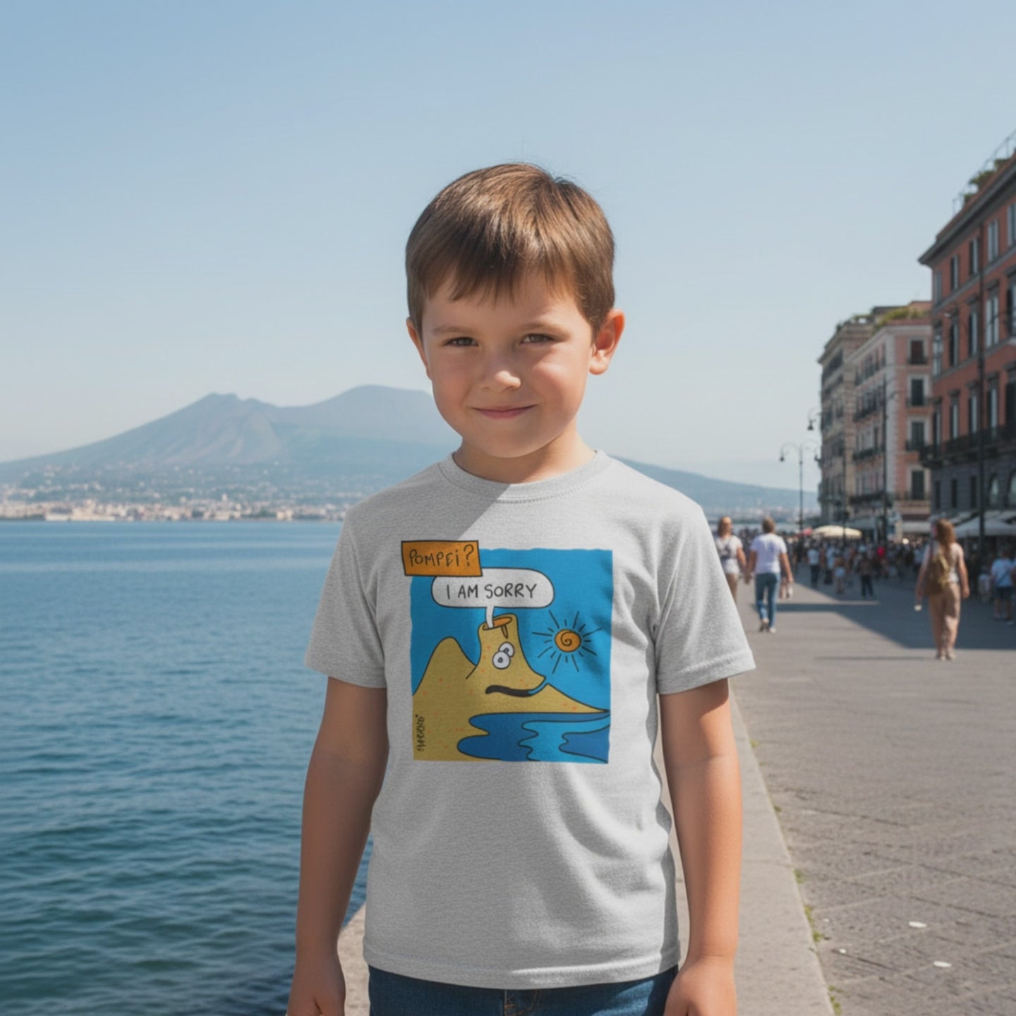 T-shirt bambino grigia con stampa “I Am Sorry” di Marassi ispirata a Pompei e al Vesuvio.