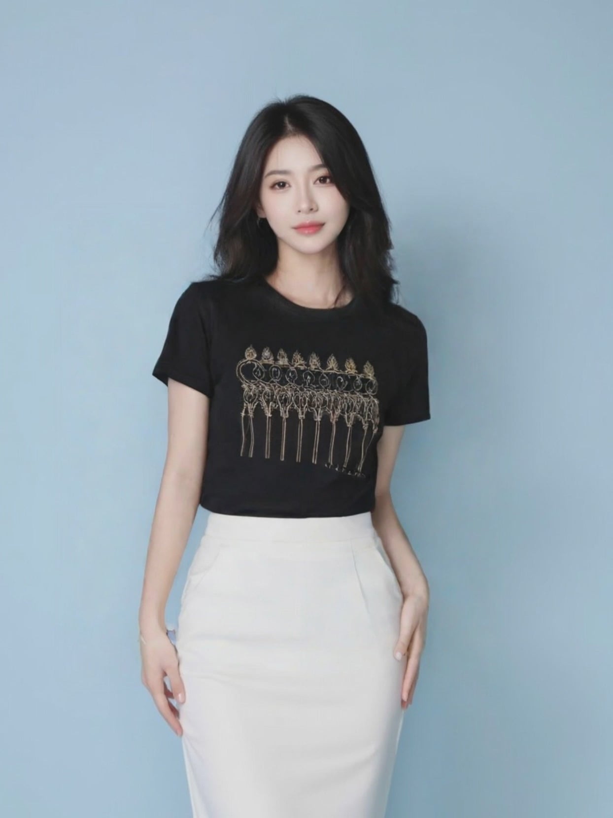 T-shirt donna in cotone ispirata a Villa Rufolo, simbolo di eleganza e arte italiana.