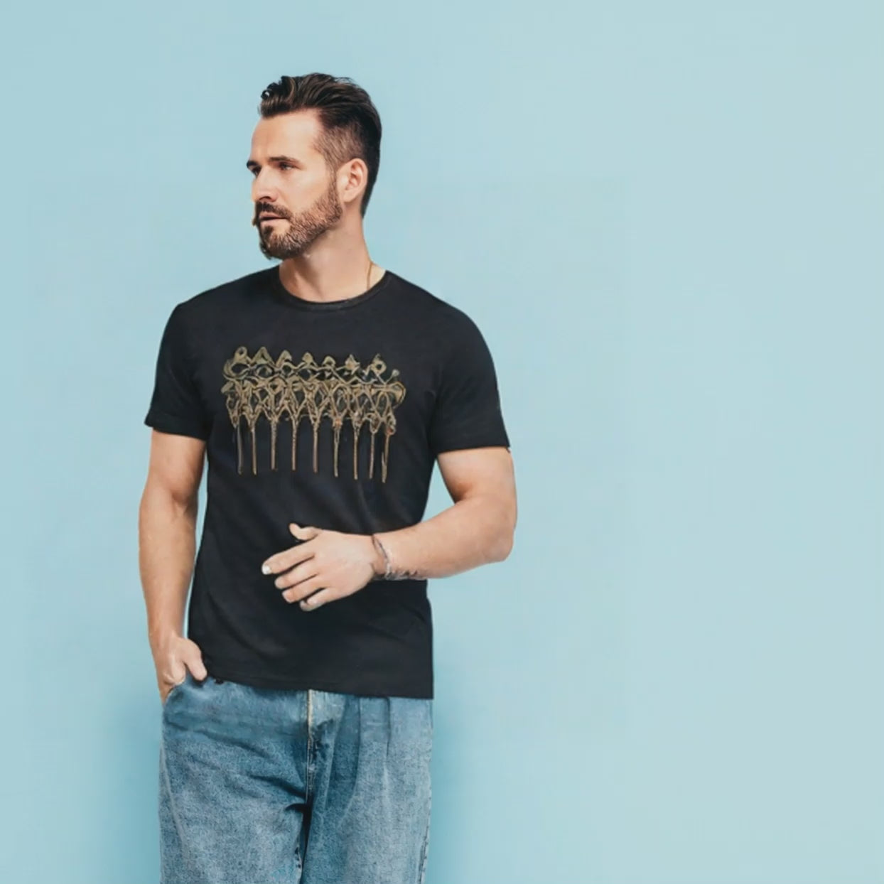 T-shirt uomo in cotone ispirata ai giardini e all’arte di Villa Rufolo.