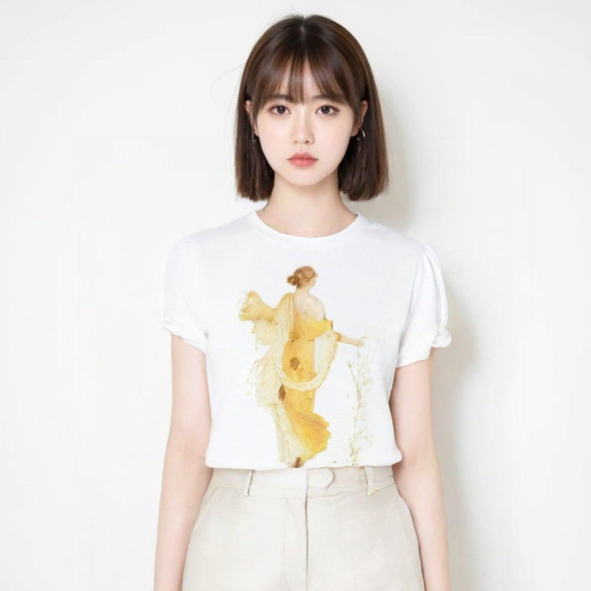 Women's cotton T-shirt with artistic print inspired by the goddess Flora.