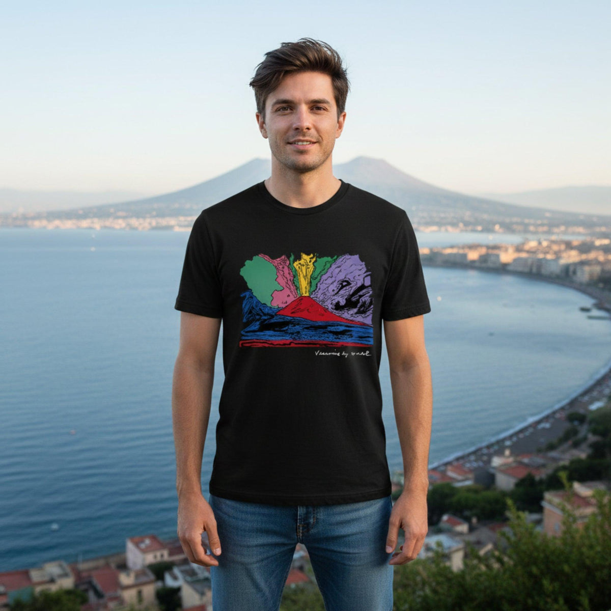 Camiseta de hombre en algodón con estampado "Vesuvius" de Andy Warhol, inspirada en el pop art.