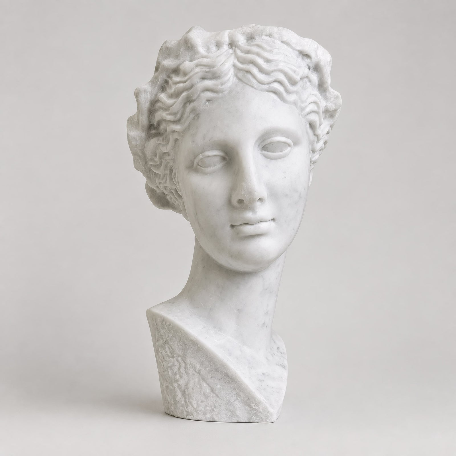 Thalie Muse de la Comédie - Tête Sculptée en marbre de Carrare 38 cm