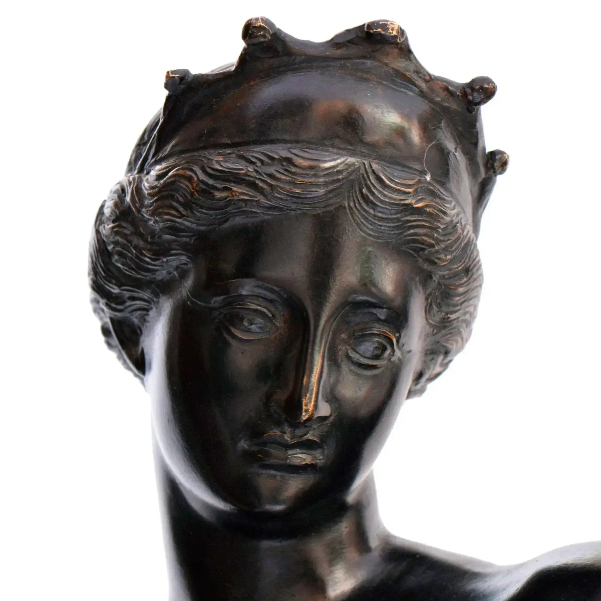 Detail of the bronze Venus of Capua