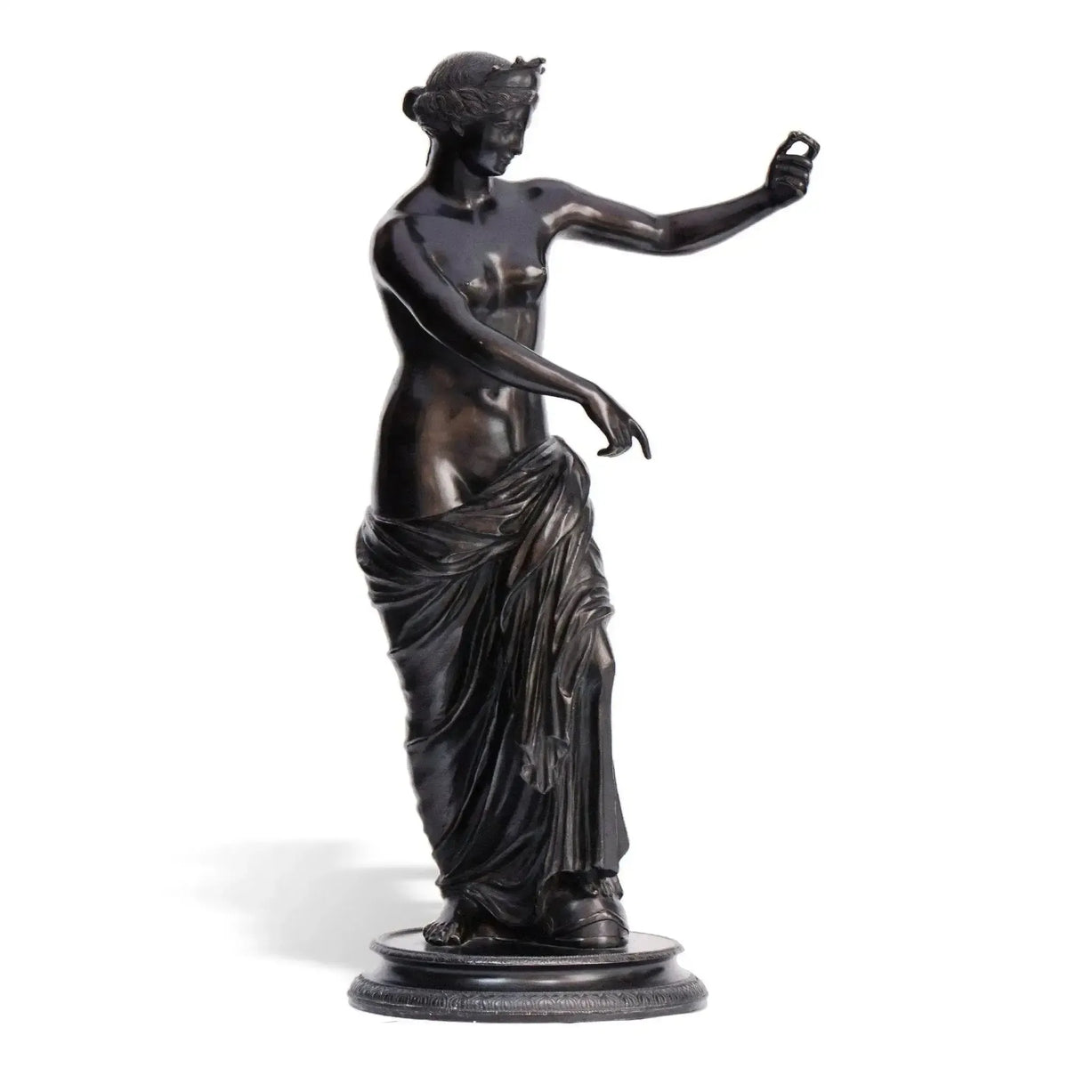 Bronze statue of Aphrodite of Capua front view
