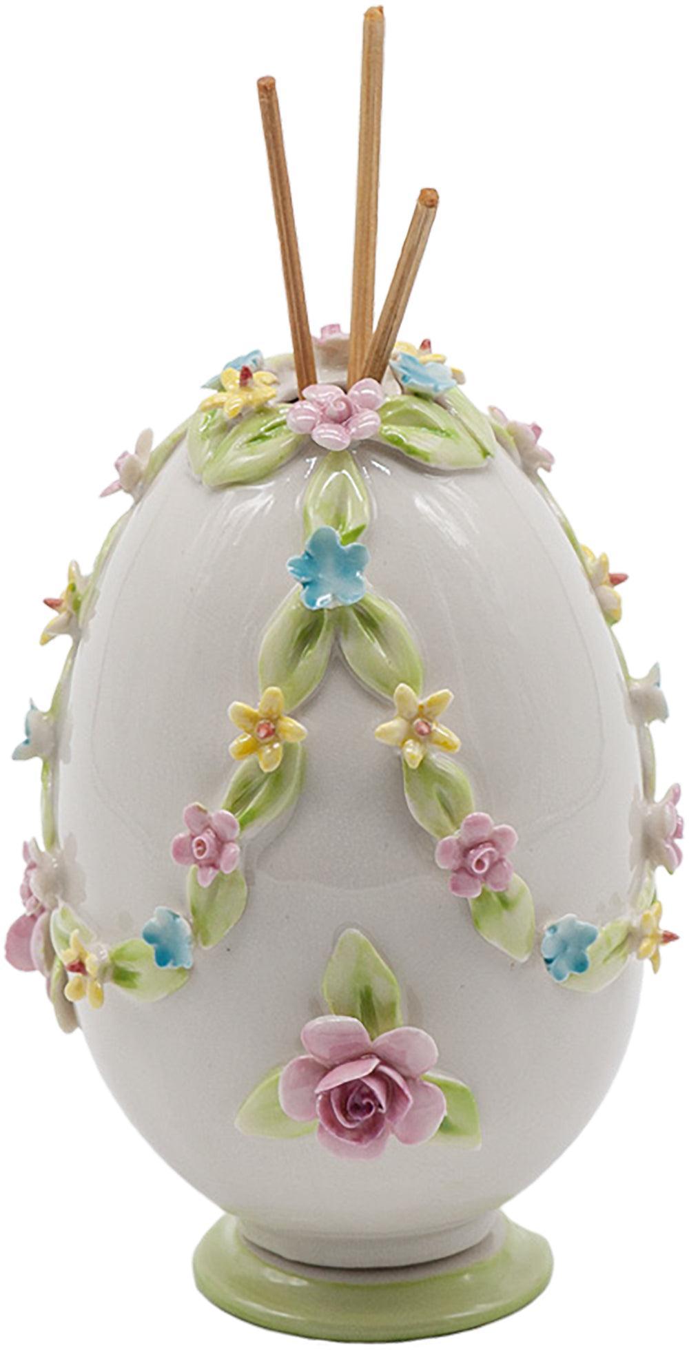 flacon de parfum avec fleurs blanches et bleues en porcelaine de Capodimonte